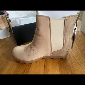 New with tags- Sorel Joan of Arc